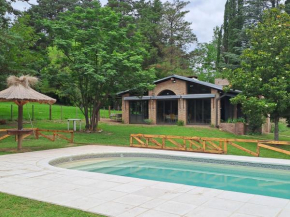 La Calma, casa frente al río, gran parque y pileta